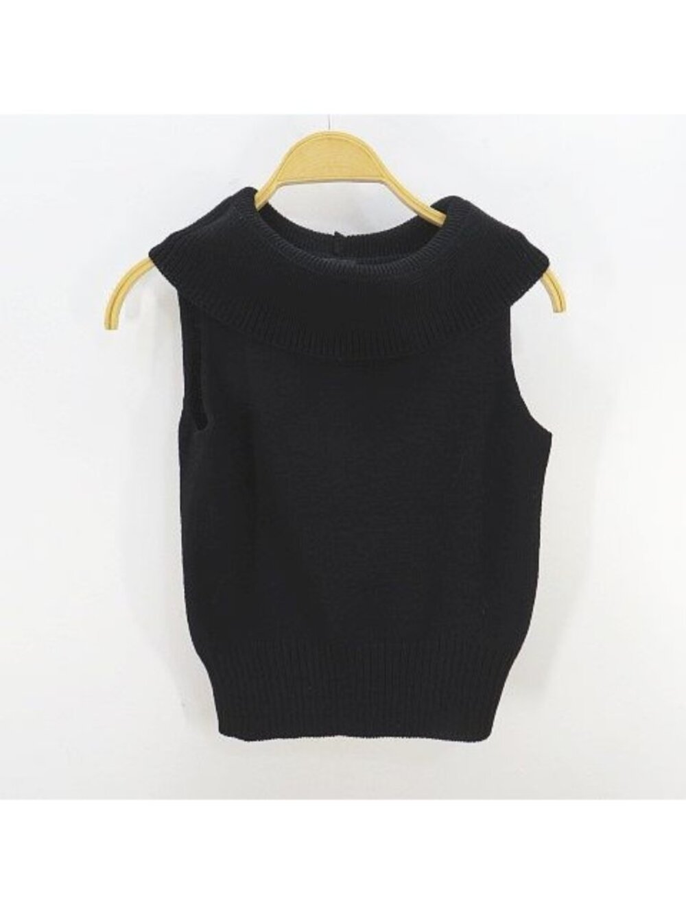 Fendi Sleeveless Knit Sweater Folded Color Black Hair Wool 40